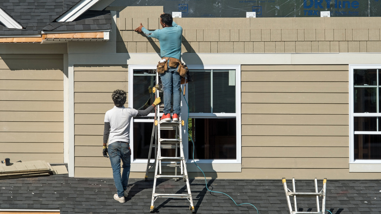 Siding installation on a Tampa Bay area home